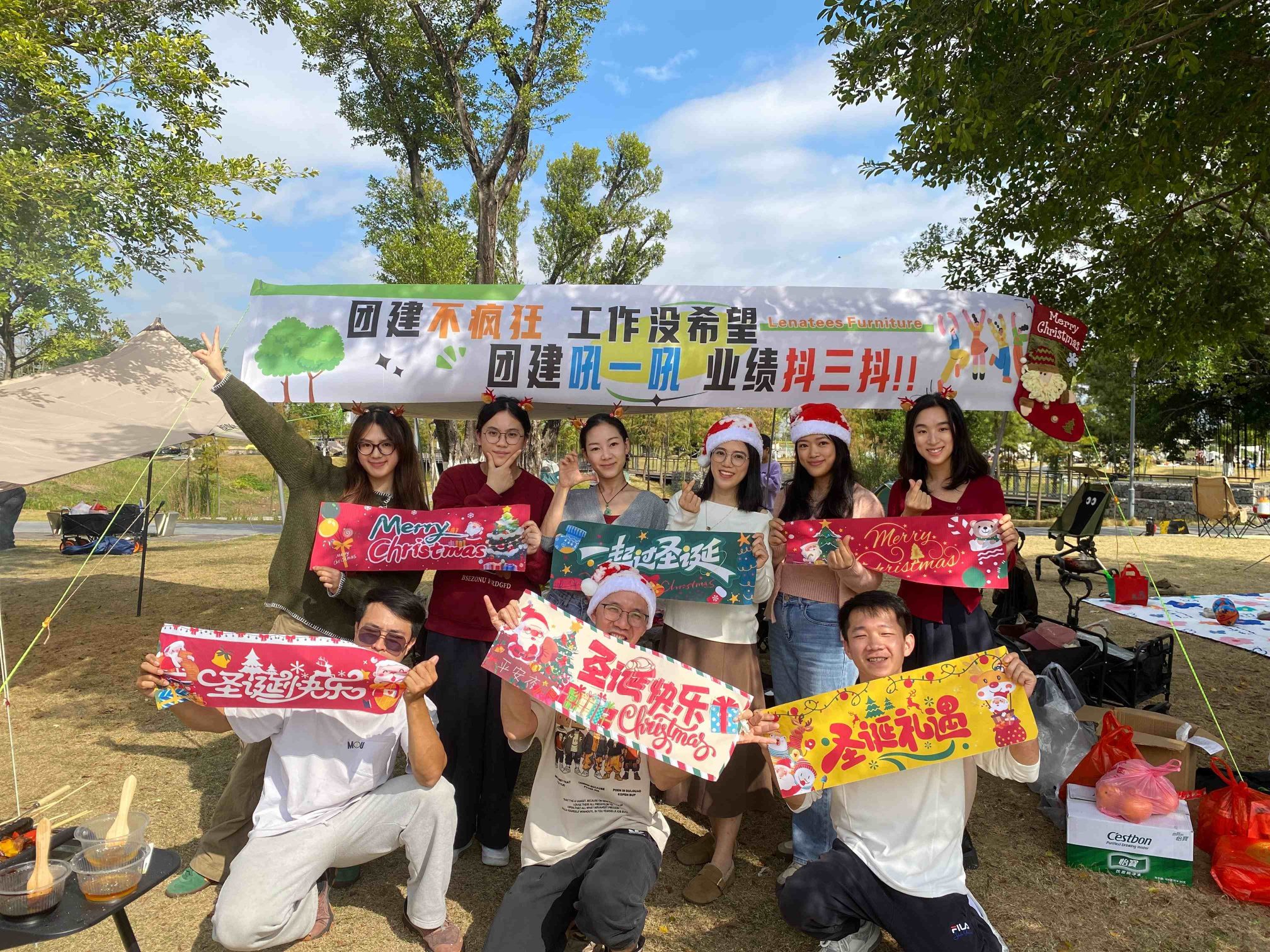 Празнуване на коледния сезон заедно от Norler Furniture